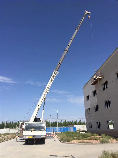 吉利区“轻装强干”—— 吊车的 “轻量化臂架” 技术